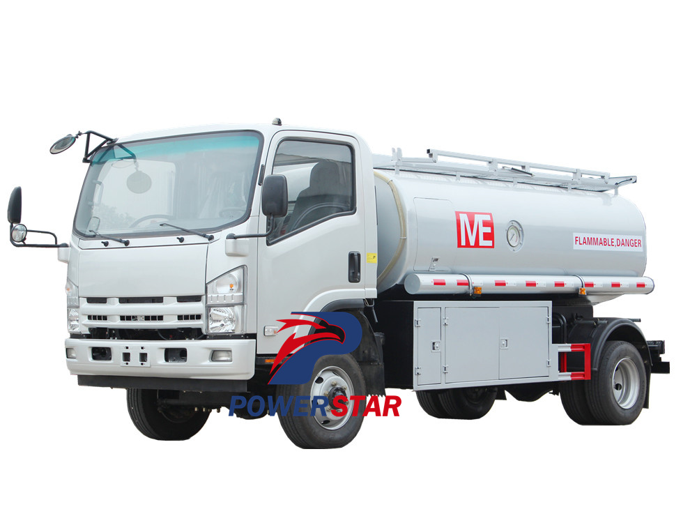 Isuzu 700P 4WD fuel tanker truck