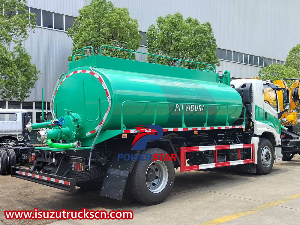 Isuzu vacuum sewage suction truck