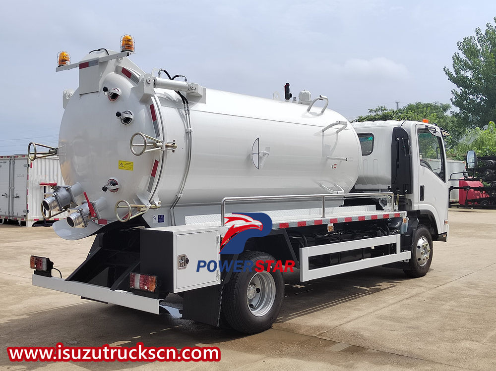 Isuzu vacuum suction truck