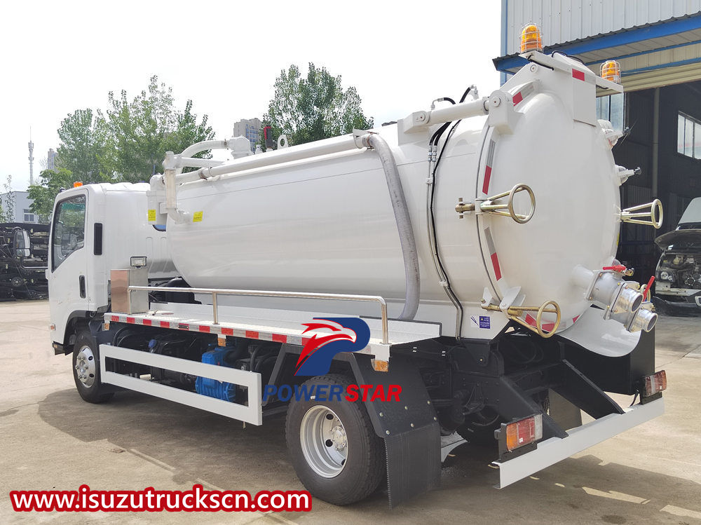 Isuzu septic suction truck