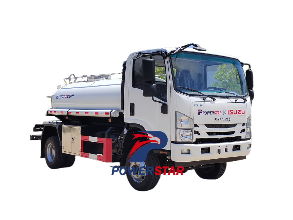 Isuzu 4x4 drinking water truck