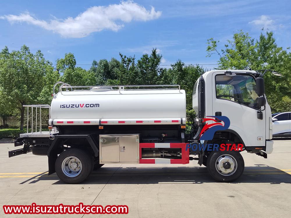 Isuzu potable water truck