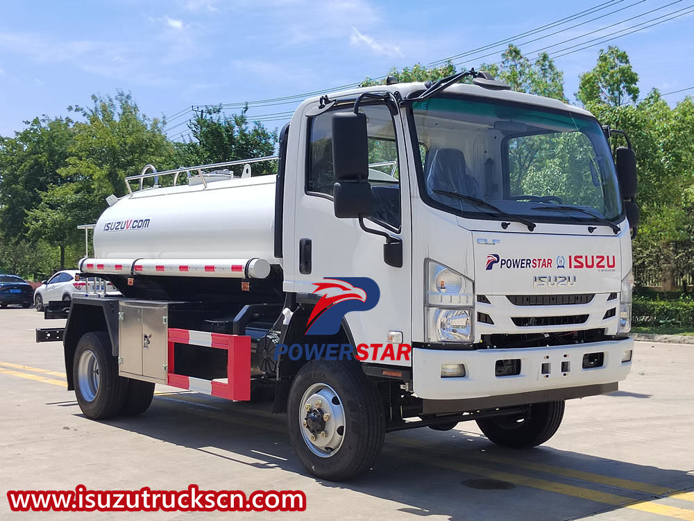 Isuzu water bowser truck