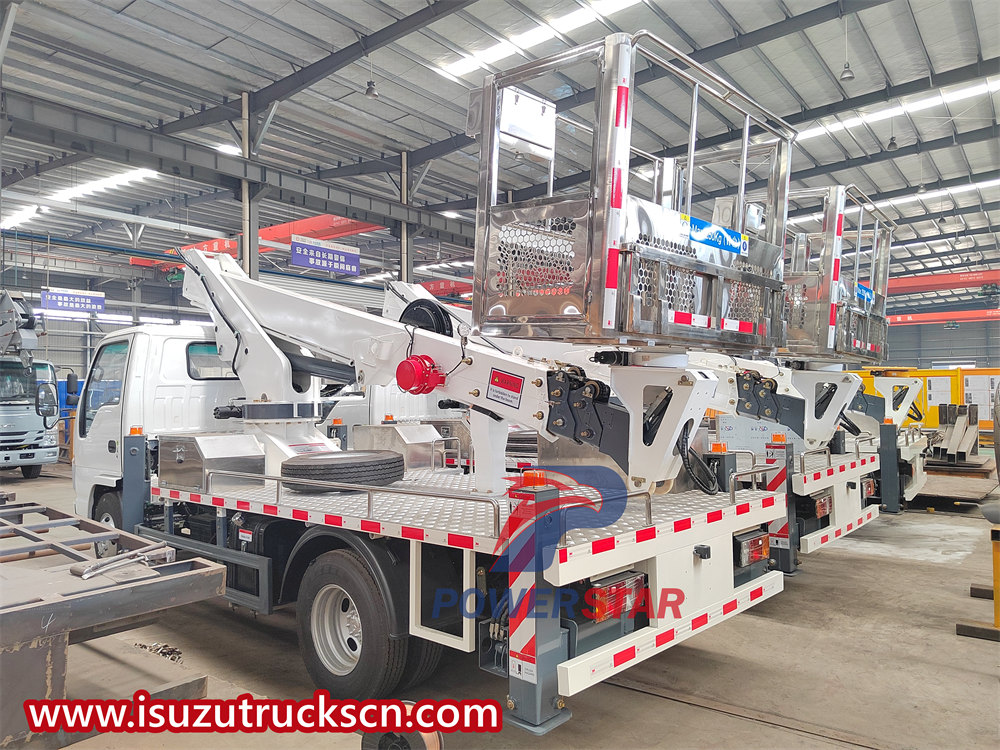 Isuzu bucket truck