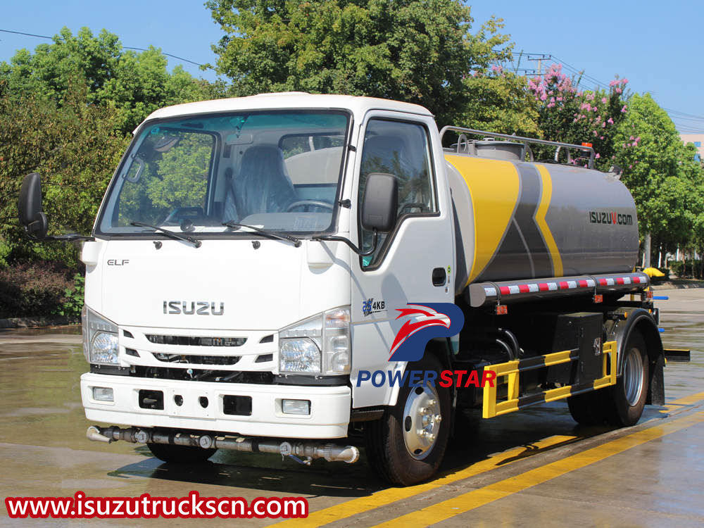 Isuzu water tanker truck