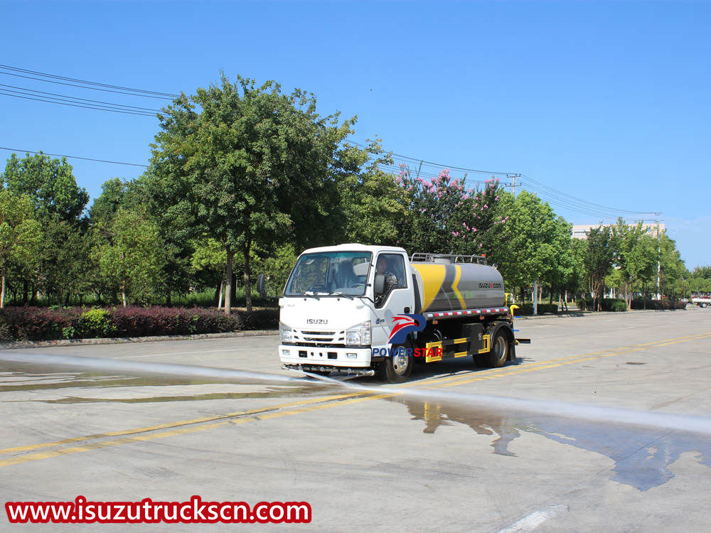 Isuzu mobile water bowser