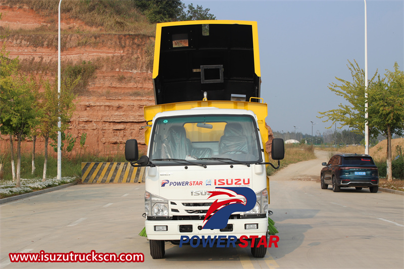 Isuzu 100P broom sweeper truck