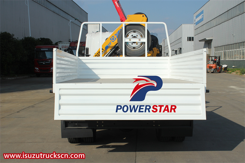 ISUZU 700P double row 5 ton folding arm truck crane