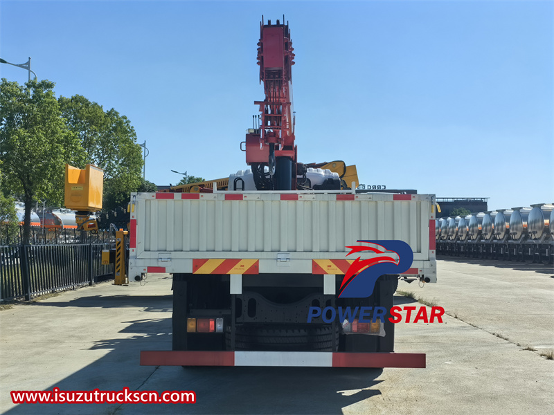 GIGA Isuzu hydraulic truck crane