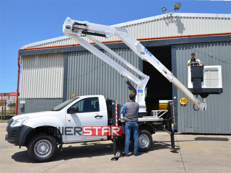  Isuzu 4x4 pick-up with aerial platform