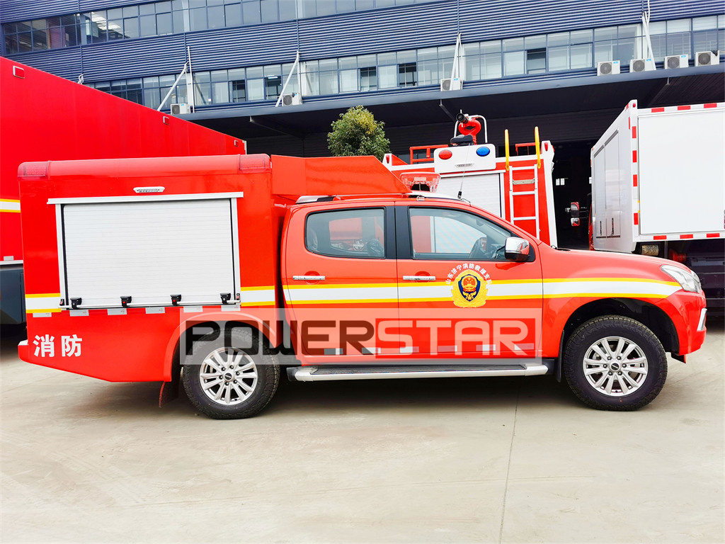 POWERSTAR Isuzu pickup lighting fire engine