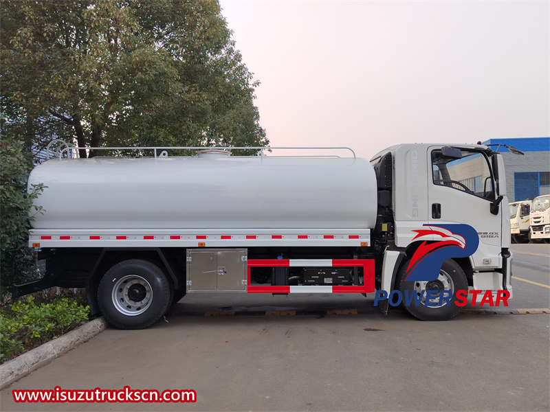 Isuzu FTR GIGA 4x2 potable water tank truck