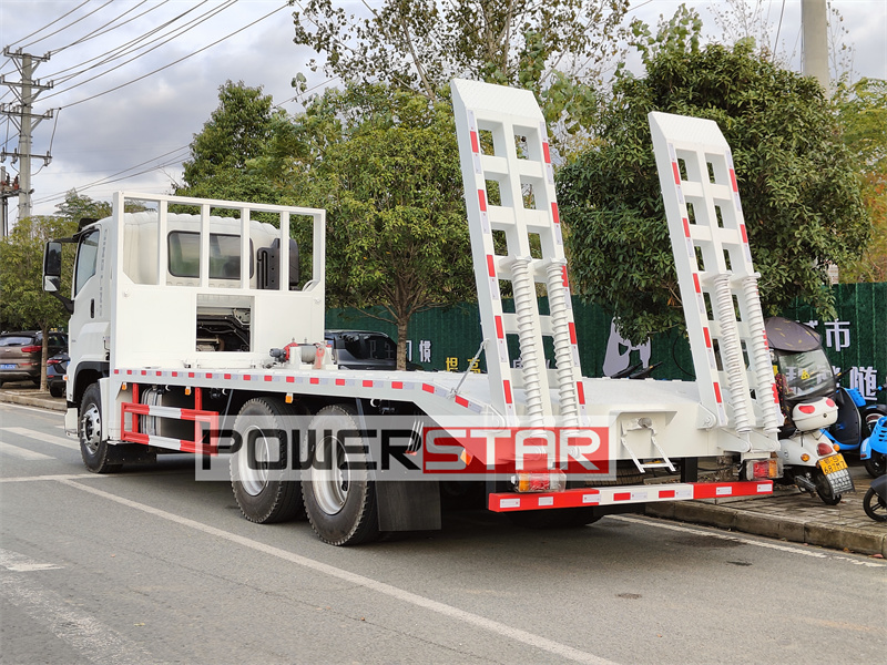 Isuzu GIGA 6x4 flatbed trailer