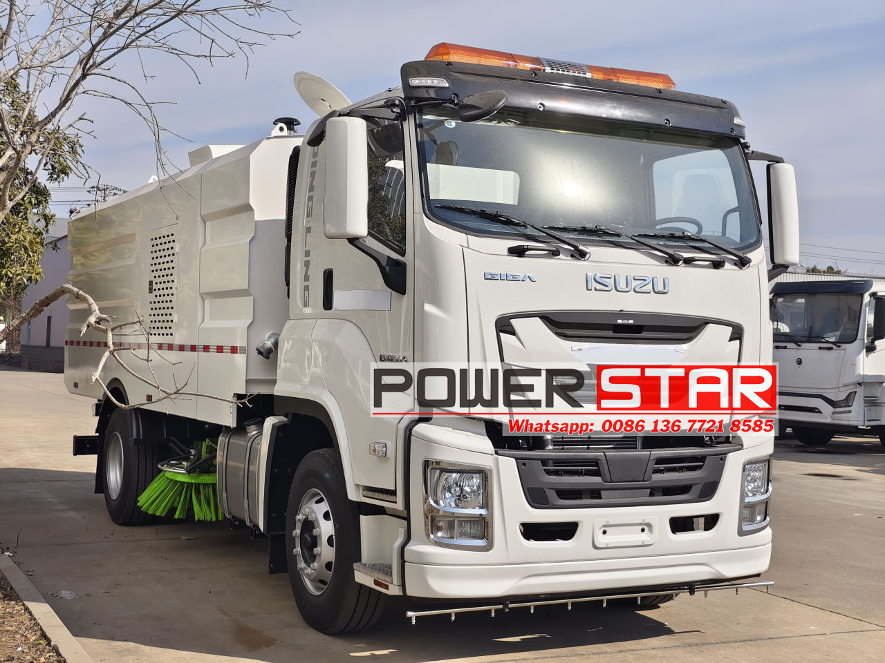 Isuzu giga brush street sweeper truck