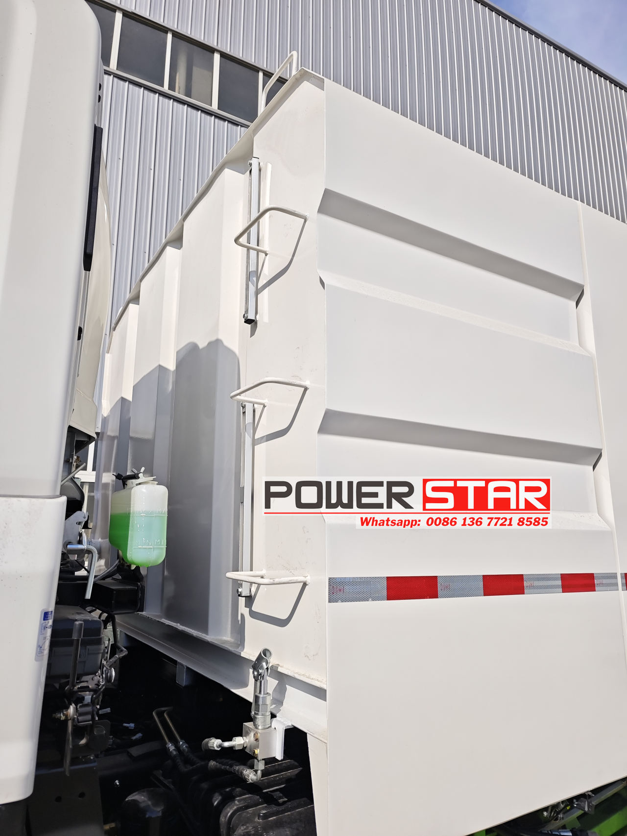 Isuzu giga brush street sweeper truck