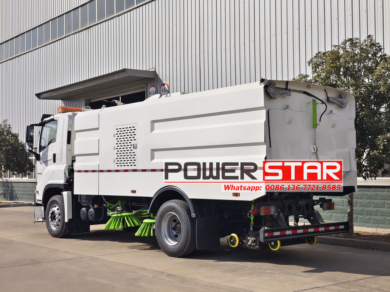 Isuzu giga brush street sweeper truck