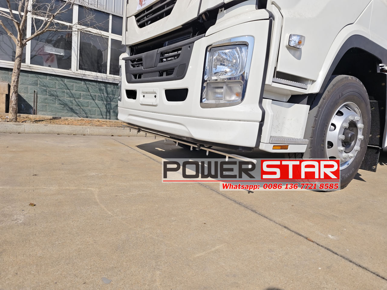 Isuzu giga brush street sweeper truck