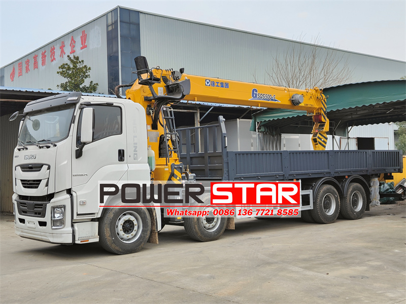 Isuzu GIGA 8x4 boom crane cargo truck