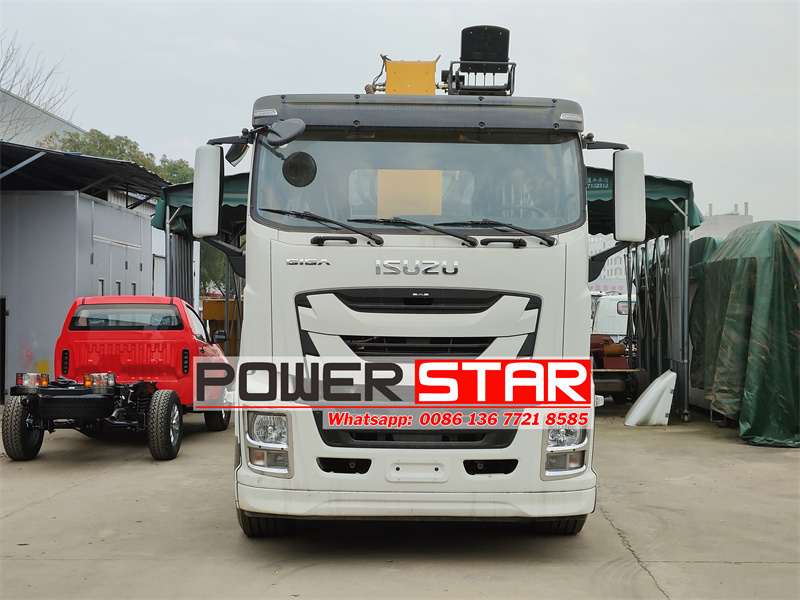 ISUZU GIGA truck mounted boom crane and dropside cargo