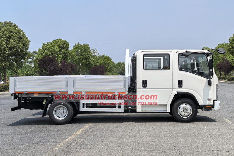 Isuzu aluminum alloy cargo truck