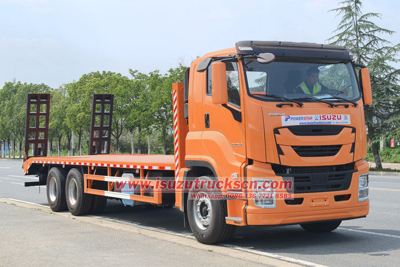 Isuzu GIGA 20T flatbed loader truck