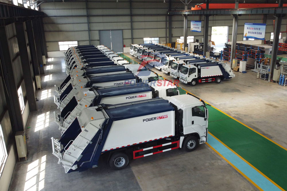 21 units rear lifting garbage trucks completed at the factory.