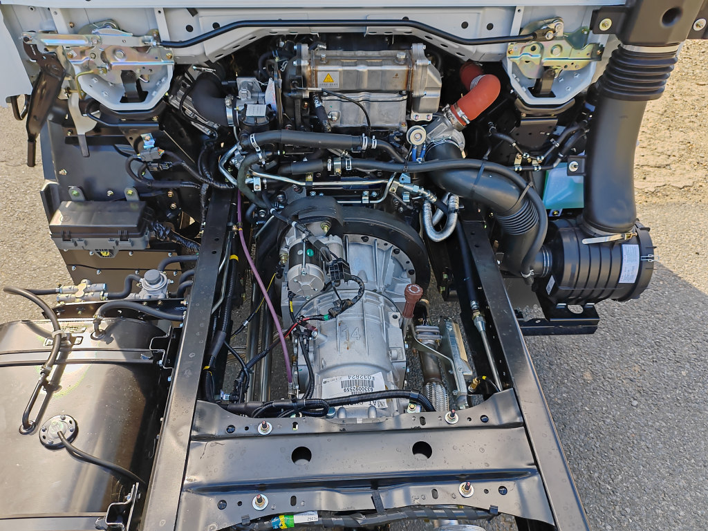 Allison 1000 AMT view of Isuzu 4X4 Right drive chassis cab truck AMT model