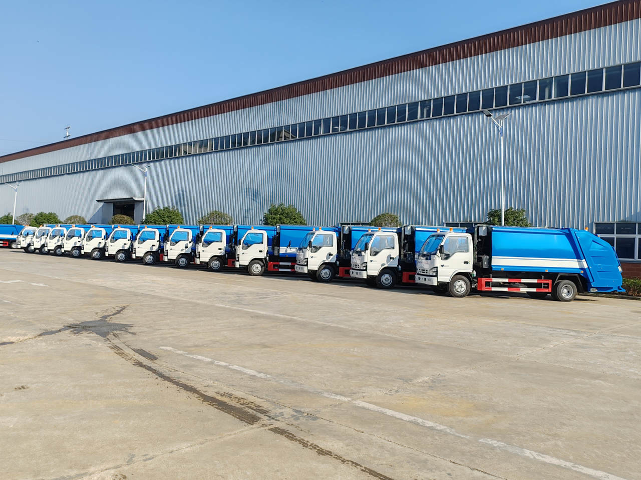 Isuzu 600P NKR series Refuse Compactor Truck instock