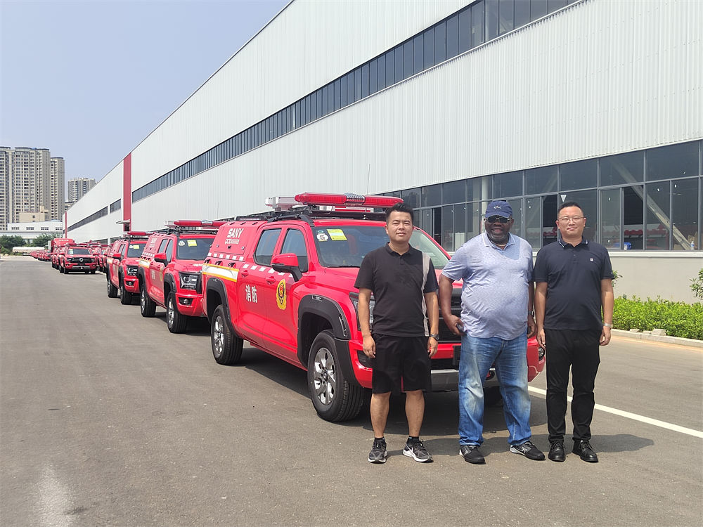 Nigeria customer visit us for place order of Isuzu fire fighting truck