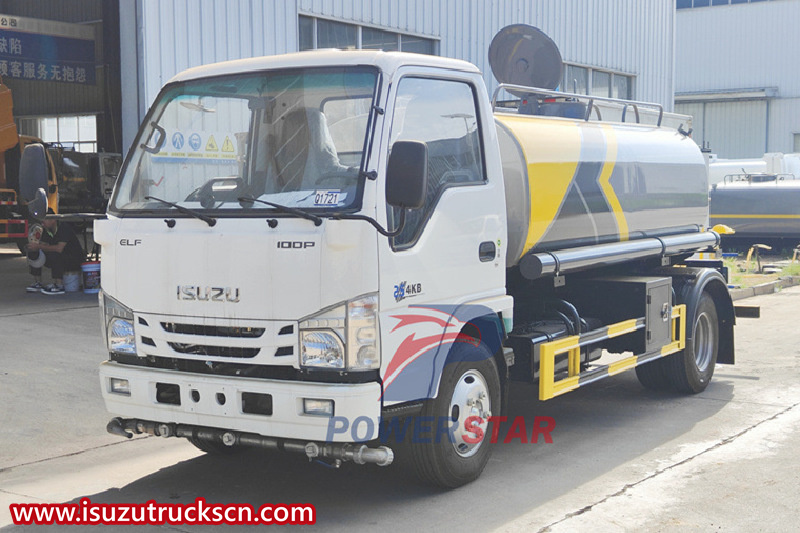 Isuzu NKR 4000L water tanker truck export Mongolia