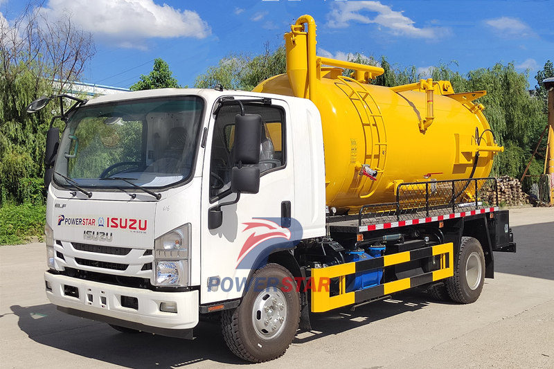 Isuzu NPR Combined sewer jetting and suction truck are export to Dubai