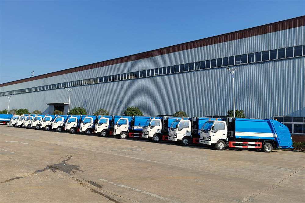 22 units 8m3 Isuzu NKR 600P Refuse Rear Loader Trucks are exported to Europe